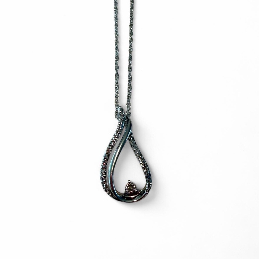 Helzberg Diamond  Sterling Silver Pendant Necklace With Chip Diamond